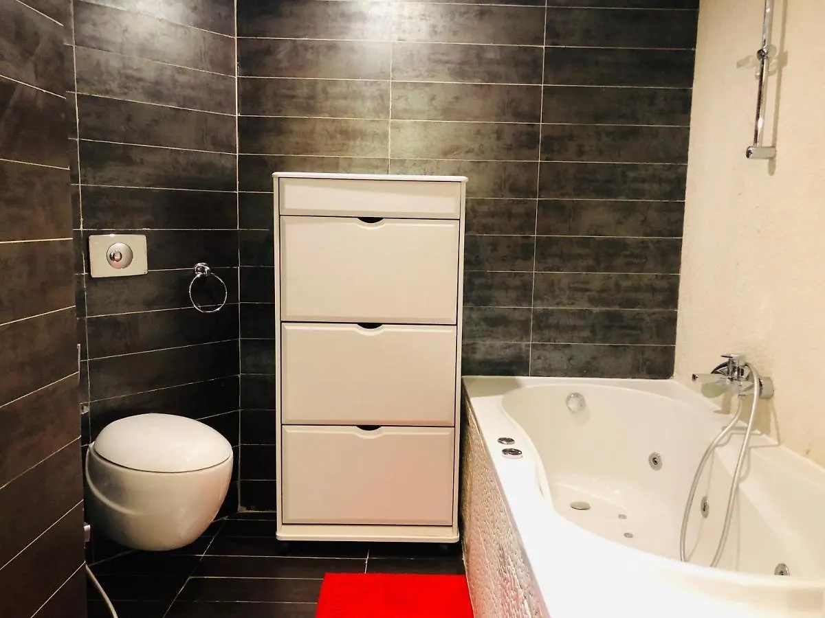 Loft With Jacuzzi,Italian Furniture & Wide View On Tunisia Mall 아파트 튀니스